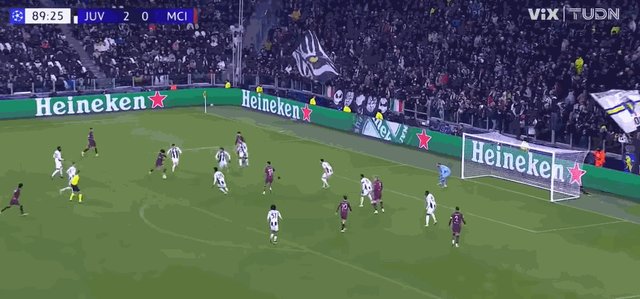 里科·刘易斯.gif